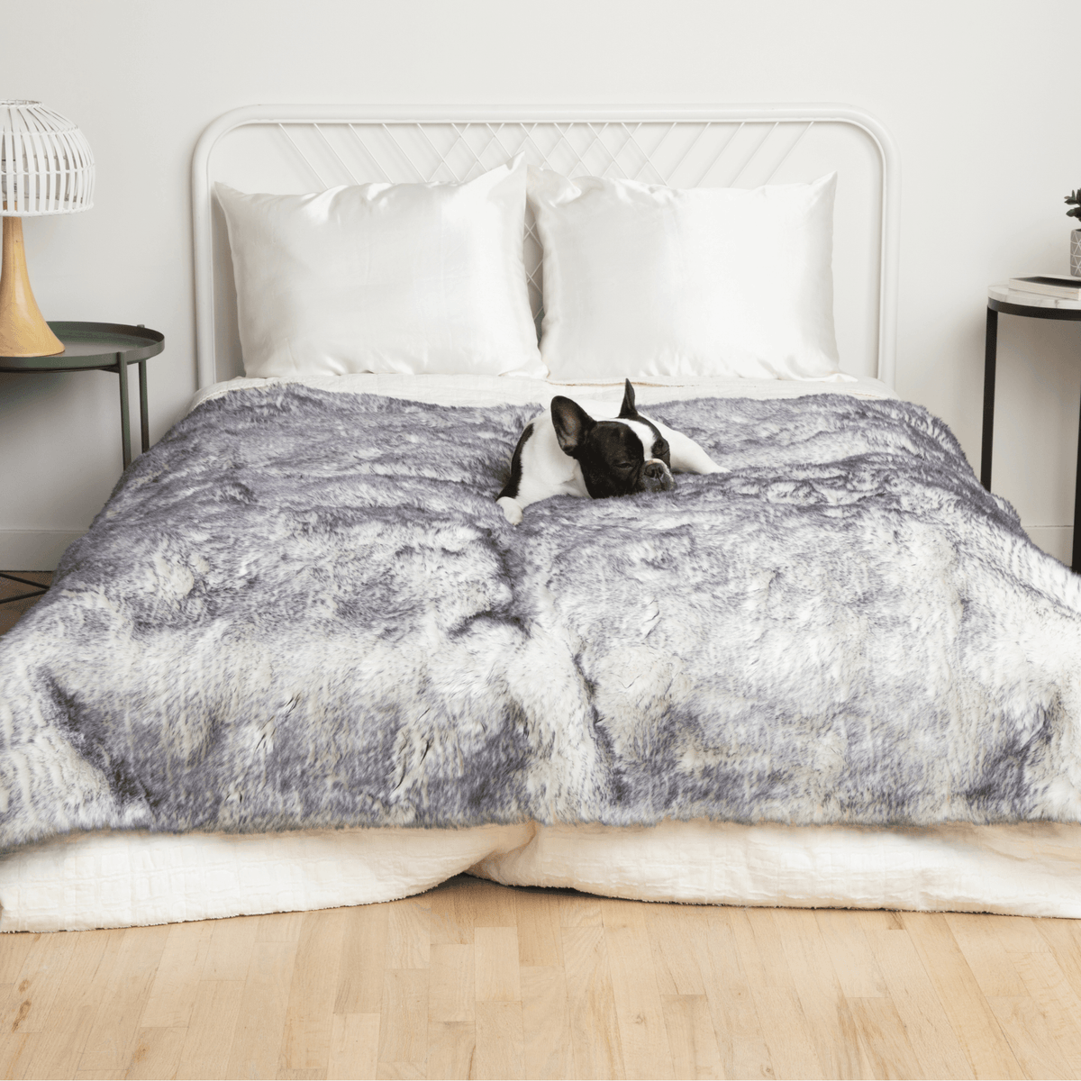 PupProtector™ Luxe Waterproof Faux Fur Blanket | Ultra Plush Arctic Fox